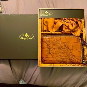 NWT Patricia Nash wallet and scarf set